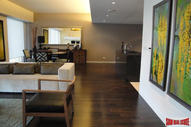 RENTED Two Minutes Walk To Radjadamri BTS Station,