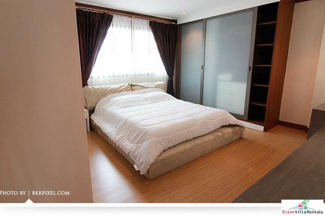Three Bedroom Pet Friendly Condo a Short walk to BTS Ekamai on Soi 12