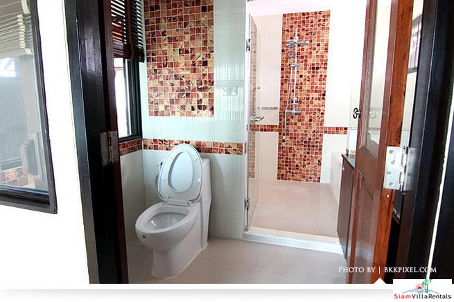 Three Bedroom Pet Friendly Condo a Short walk to BTS Ekamai on Soi 12